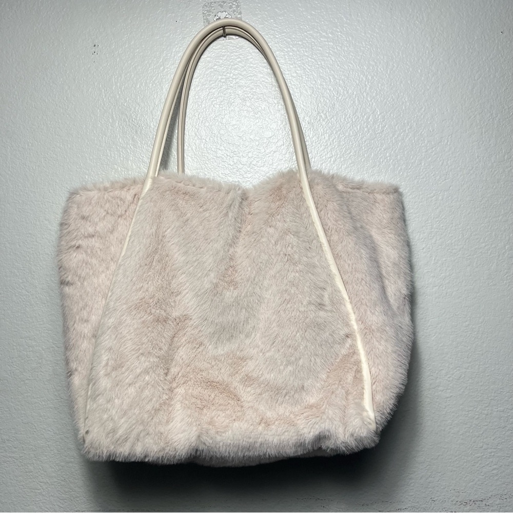 Victoria’s Secret Faux-Fur Tote Bag Cream NWT - Picture 7 of 11